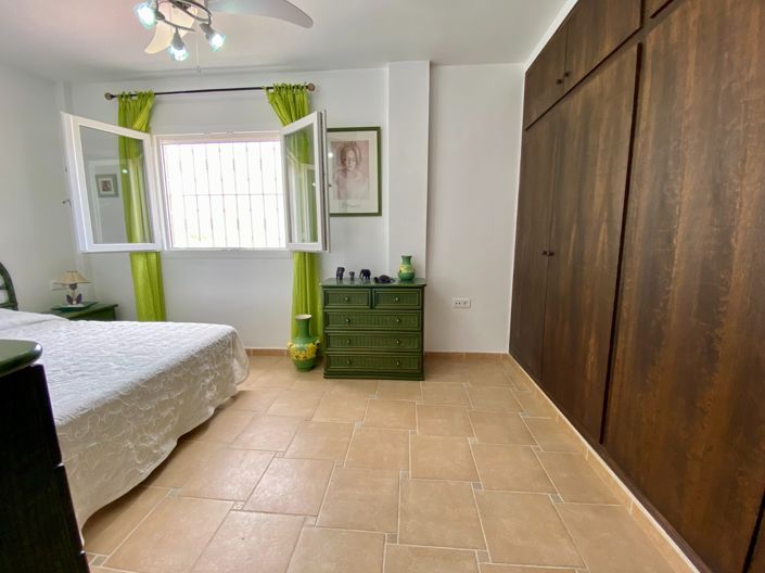 Image No.52-3 Bed Villa for sale