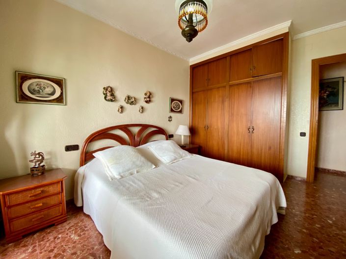 Image No.20-3 Bed Apartment for sale