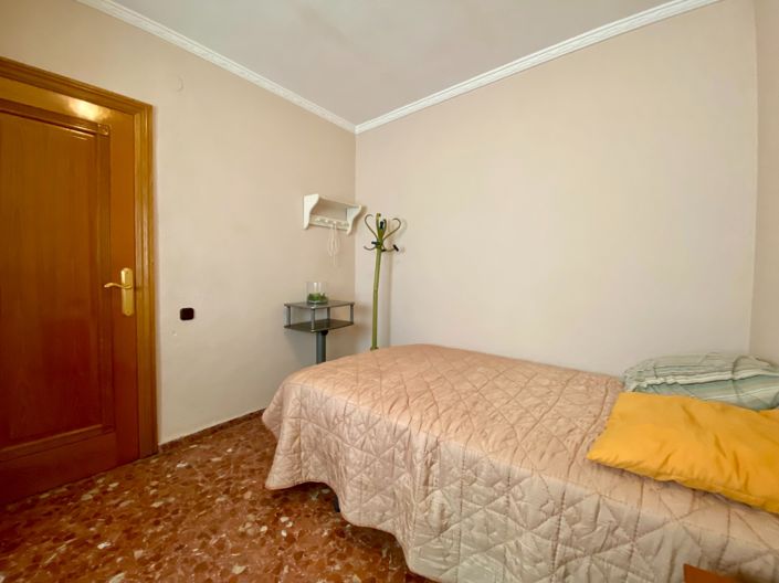 Image No.24-3 Bed Apartment for sale