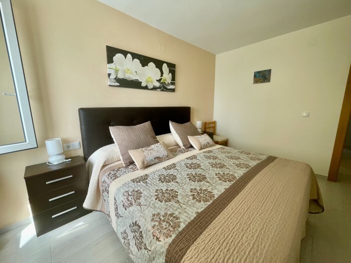 Image No.17-3 Bed Apartment for sale