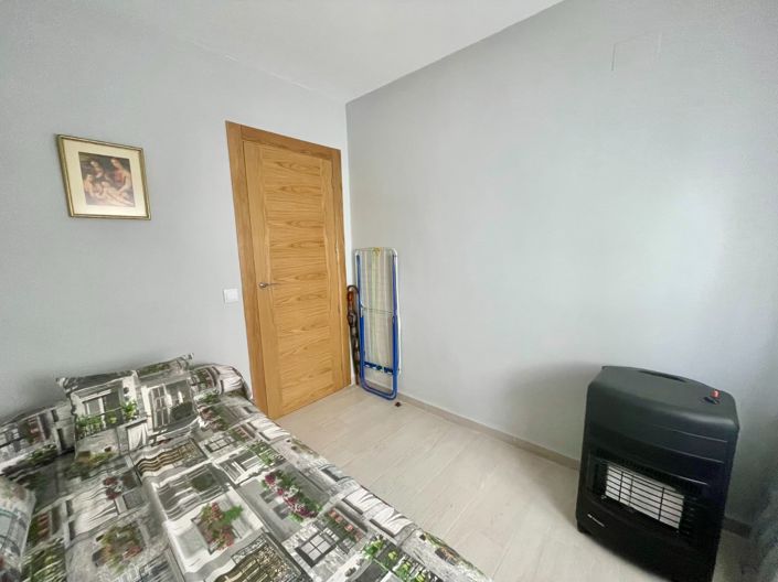 Image No.24-3 Bed Apartment for sale