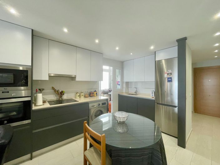 Image No.8-3 Bed Apartment for sale