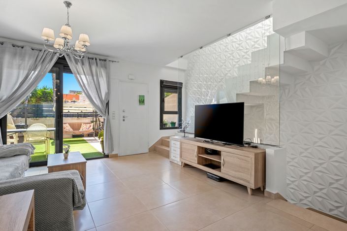 Image No.11-3 Bed Townhouse for sale