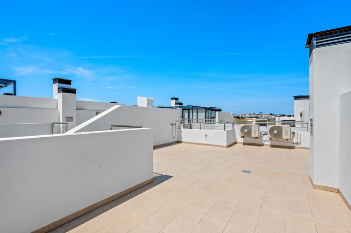 Image No.31-3 Bed Townhouse for sale