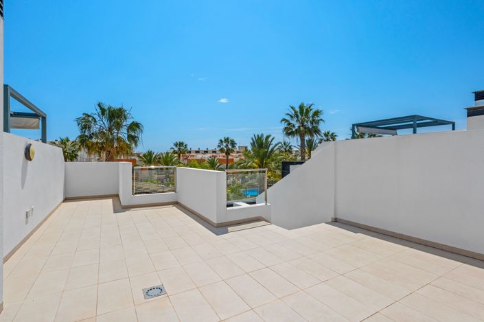 Image No.33-3 Bed Townhouse for sale