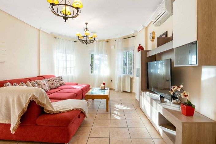 Image No.9-5 Bed Villa for sale