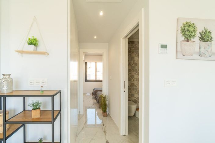 Image No.20-2 Bed Apartment for sale
