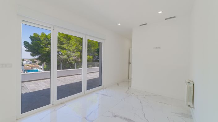 Image No.21-6 Bed Villa for sale