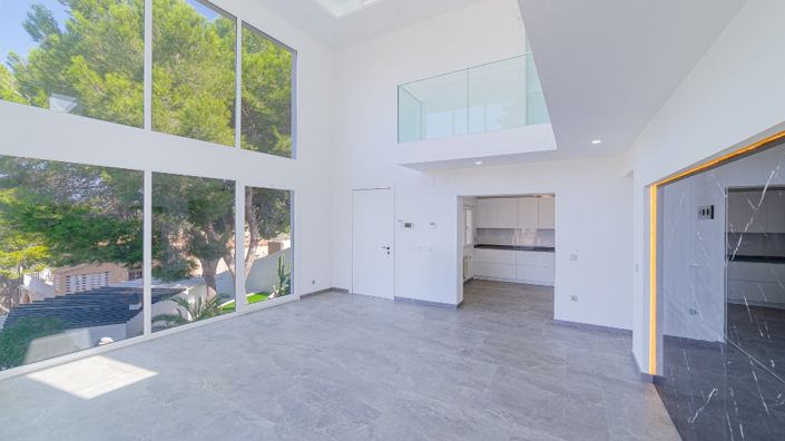 Image No.37-6 Bed Villa for sale