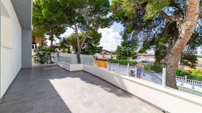 Image No.38-6 Bed Villa for sale