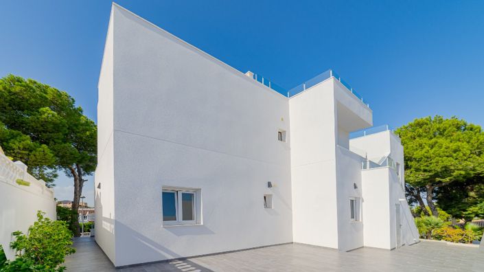 Image No.40-6 Bed Villa for sale