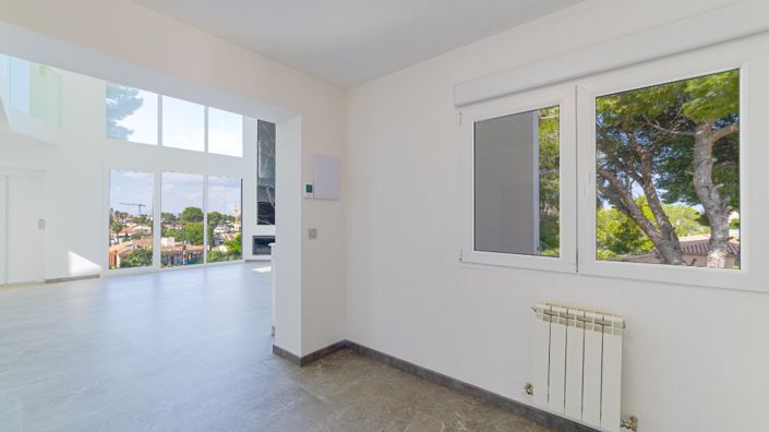 Image No.8-6 Bed Villa for sale