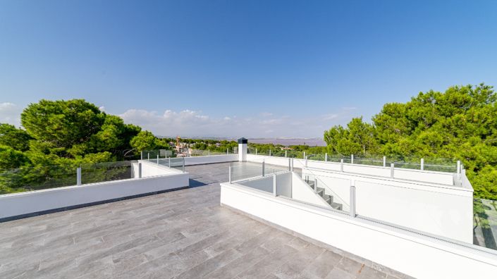 Image No.10-6 Bed Villa for sale