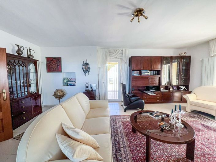 Image No.25-4 Bed Villa for sale