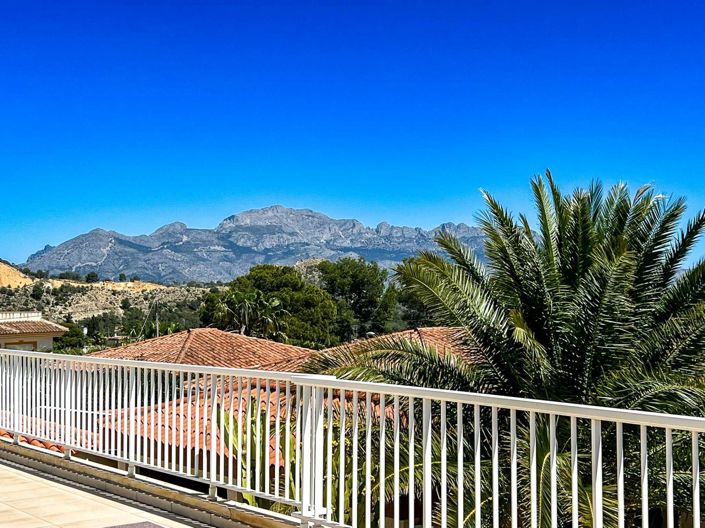 Image No.48-5 Bed Villa for sale