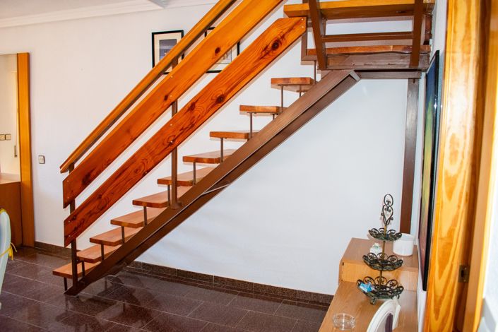 Image No.13-5 Bed Townhouse for sale