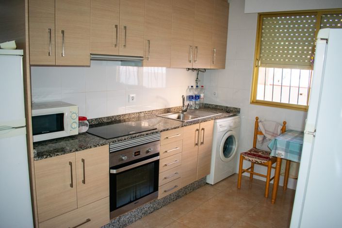 Image No.16-5 Bed Townhouse for sale