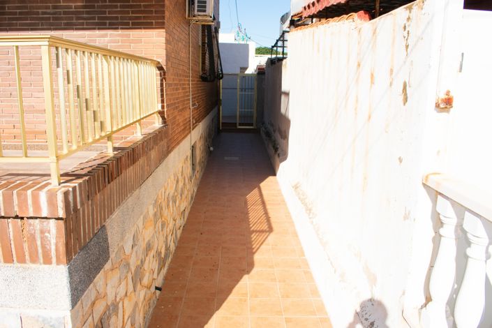 Image No.42-5 Bed Townhouse for sale