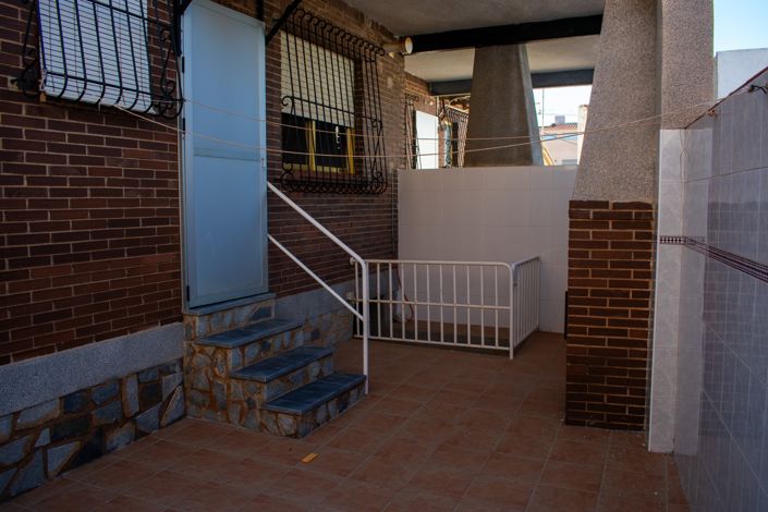 Image No.43-5 Bed Townhouse for sale