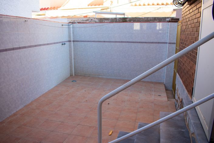 Image No.47-5 Bed Townhouse for sale