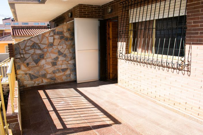 Image No.7-5 Bed Townhouse for sale