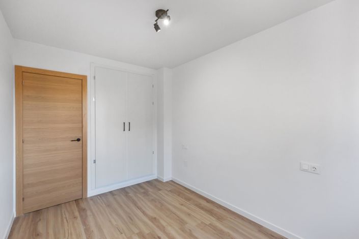 Image No.15-2 Bed Apartment for sale