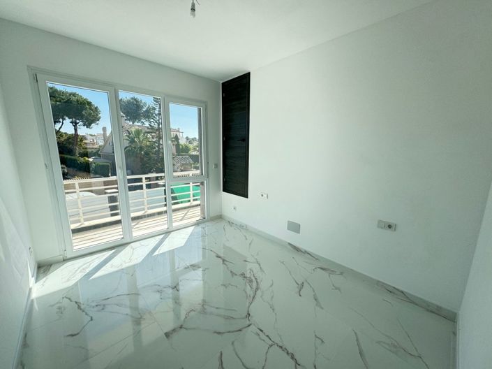 Image No.15-4 Bed Villa for sale