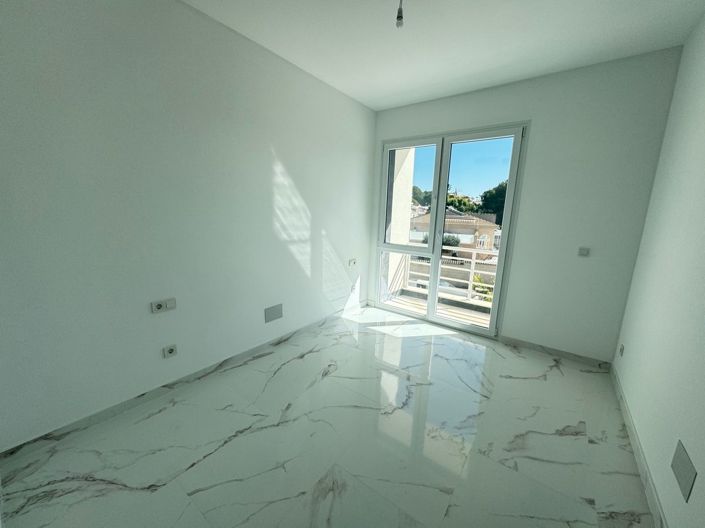 Image No.16-4 Bed Villa for sale