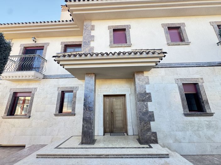 Image No.3-Villa de 4 chambres à vendre à Cabo Roig