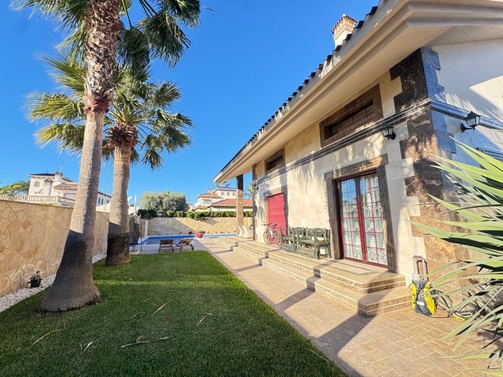 Image No.5-Villa de 4 chambres à vendre à Cabo Roig