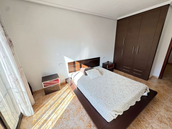 Image No.21-3 Bed Townhouse for sale
