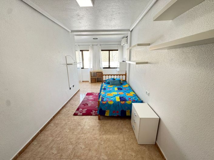 Image No.34-3 Bed Townhouse for sale