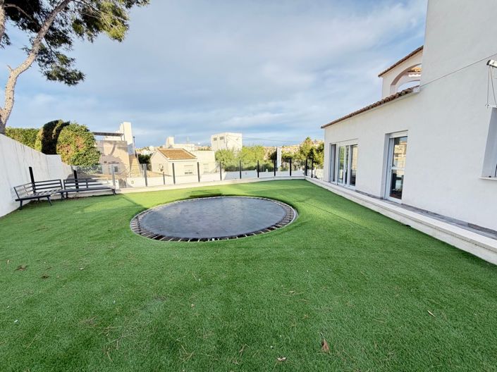 Image No.31-6 Bed Villa for sale