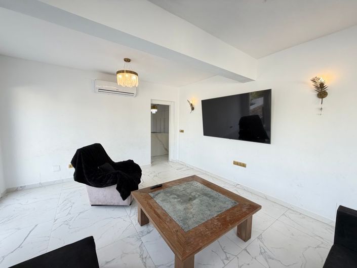 Image No.10-6 Bed Villa for sale