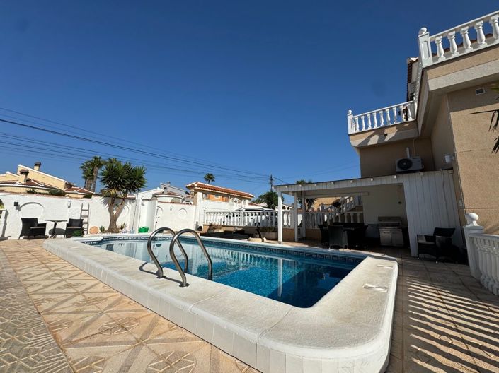 Image No.4-4 Bed Villa for sale