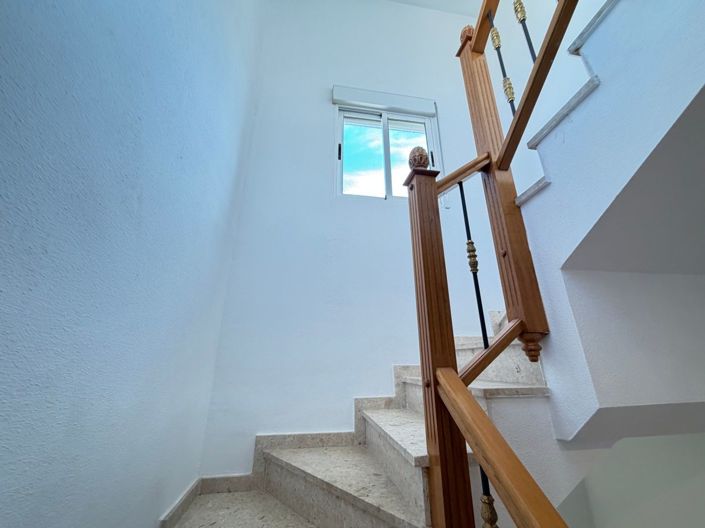 Image No.16-2 Bed Townhouse for sale