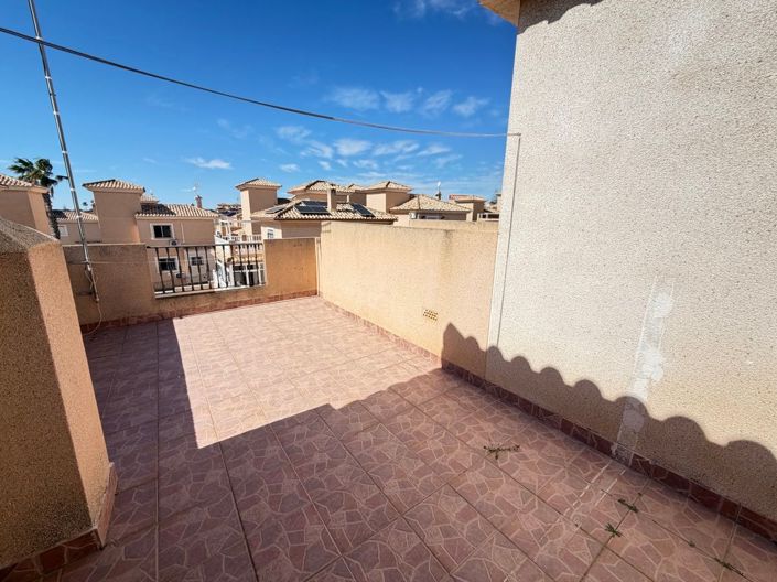 Image No.17-2 Bed Townhouse for sale