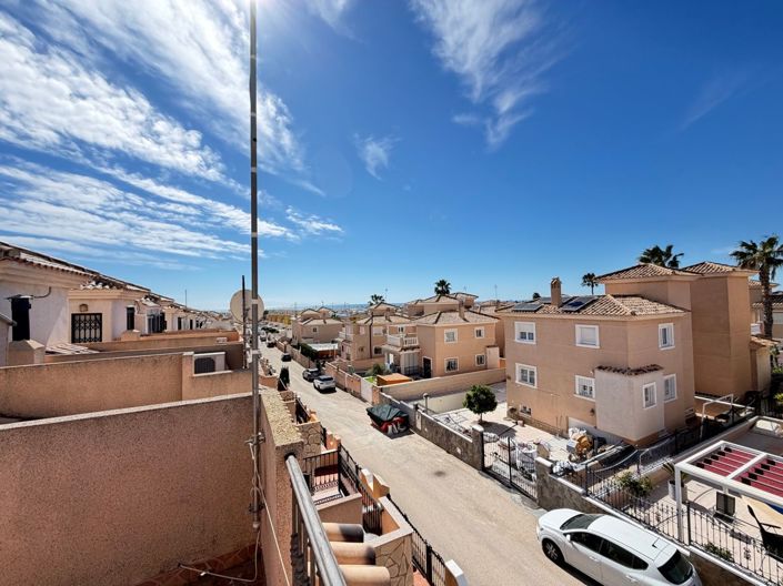 Image No.19-2 Bed Townhouse for sale