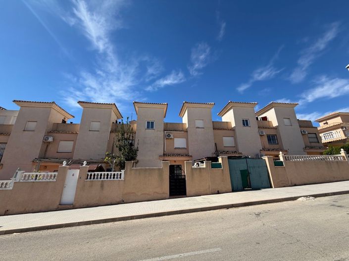 Image No.24-2 Bed Townhouse for sale