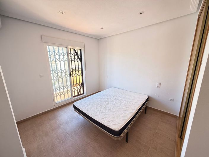 Image No.10-2 Bed Townhouse for sale