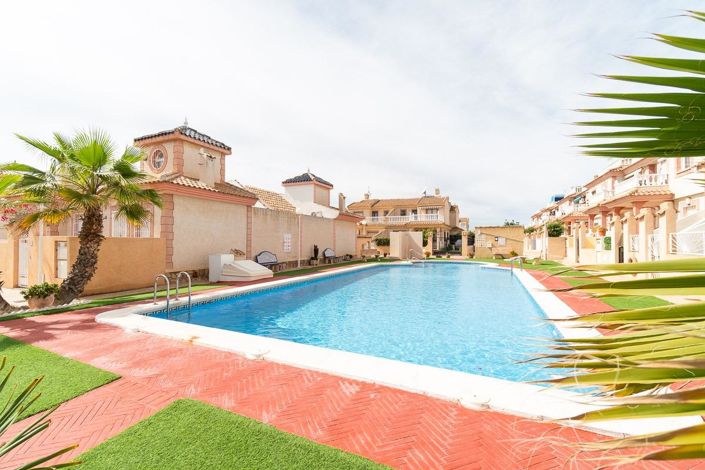 Image No.30-3 Bed Townhouse for sale