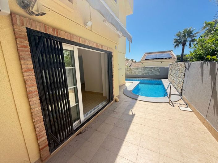 Image No.48-4 Bed Villa for sale