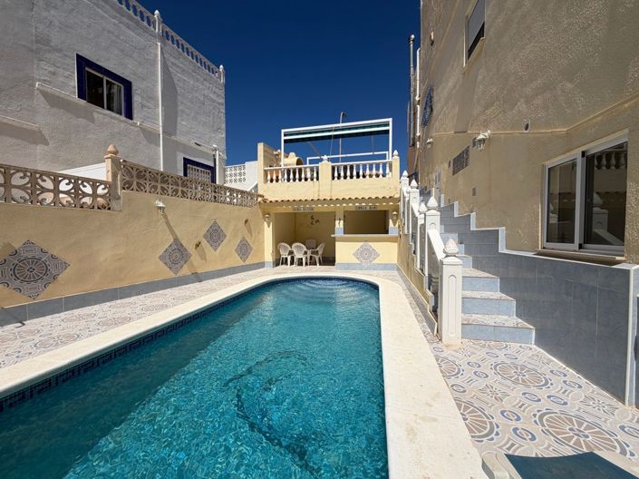 Image No.29-3 Bed Townhouse for sale