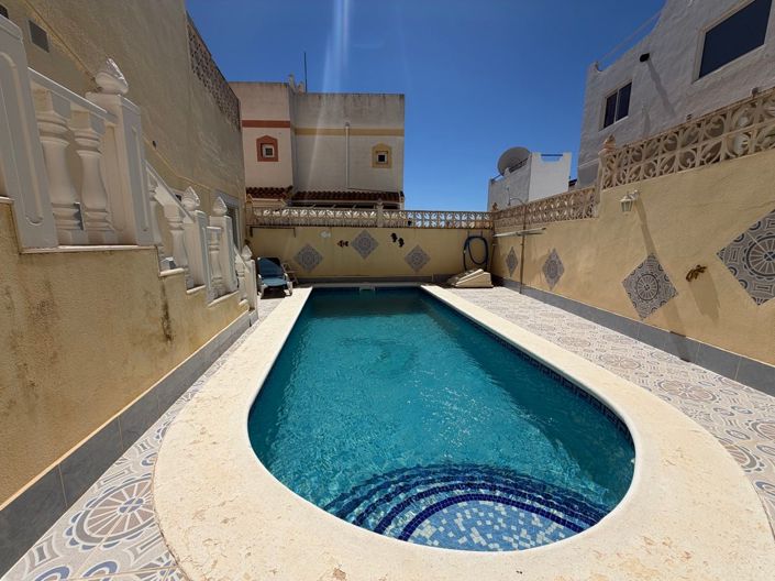 Image No.32-3 Bed Townhouse for sale