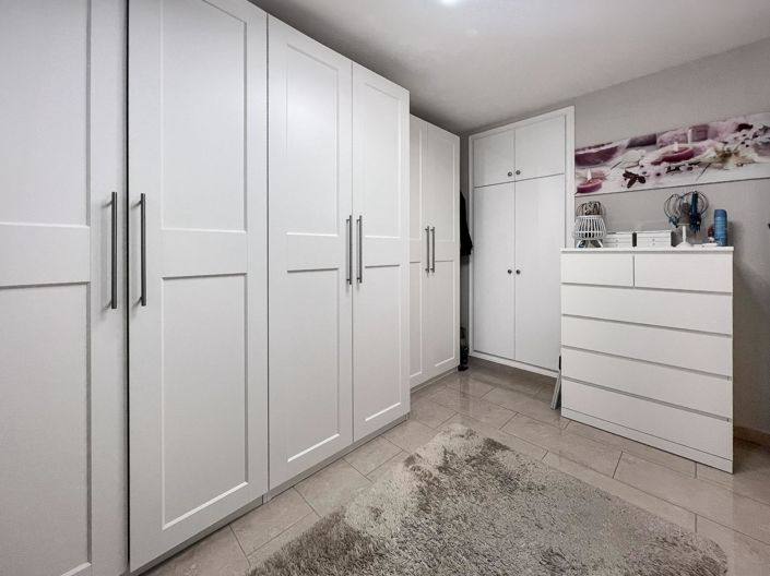 Image No.26-3 Bed Apartment for sale