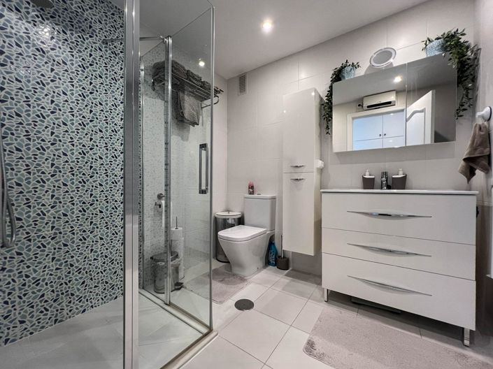 Image No.33-3 Bed Apartment for sale