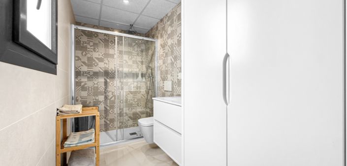 Image No.20-2 Bed Apartment for sale