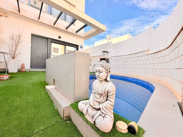 Image No.22-3 Bed Townhouse for sale