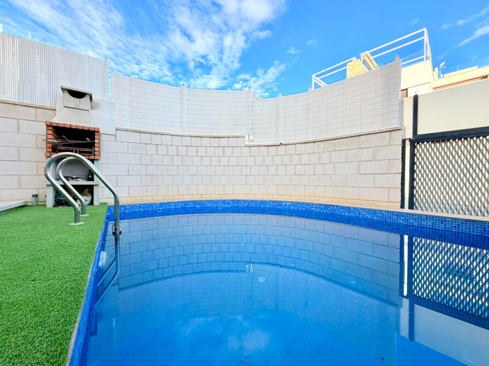 Image No.24-3 Bed Townhouse for sale