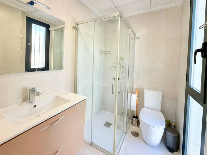 Image No.5-3 Bed Townhouse for sale